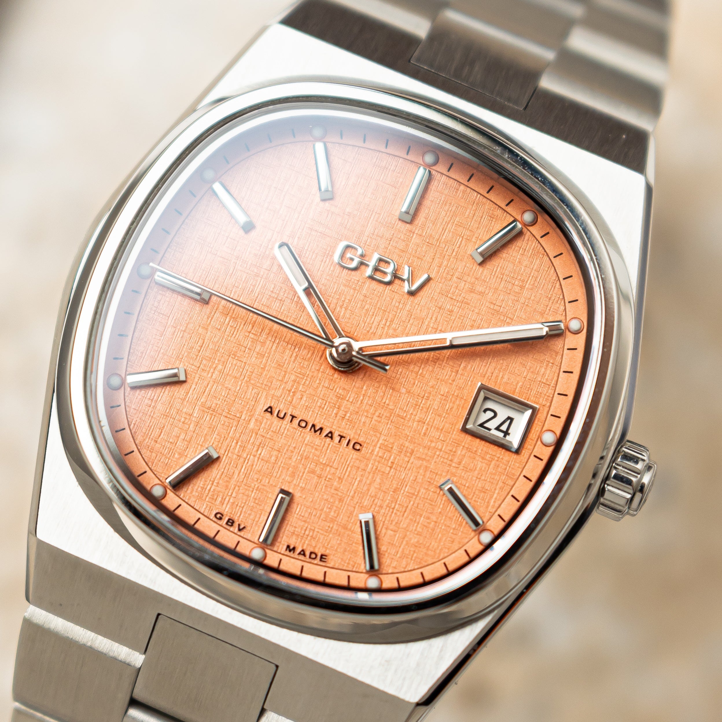 CRT36 Retro watch - Salmon