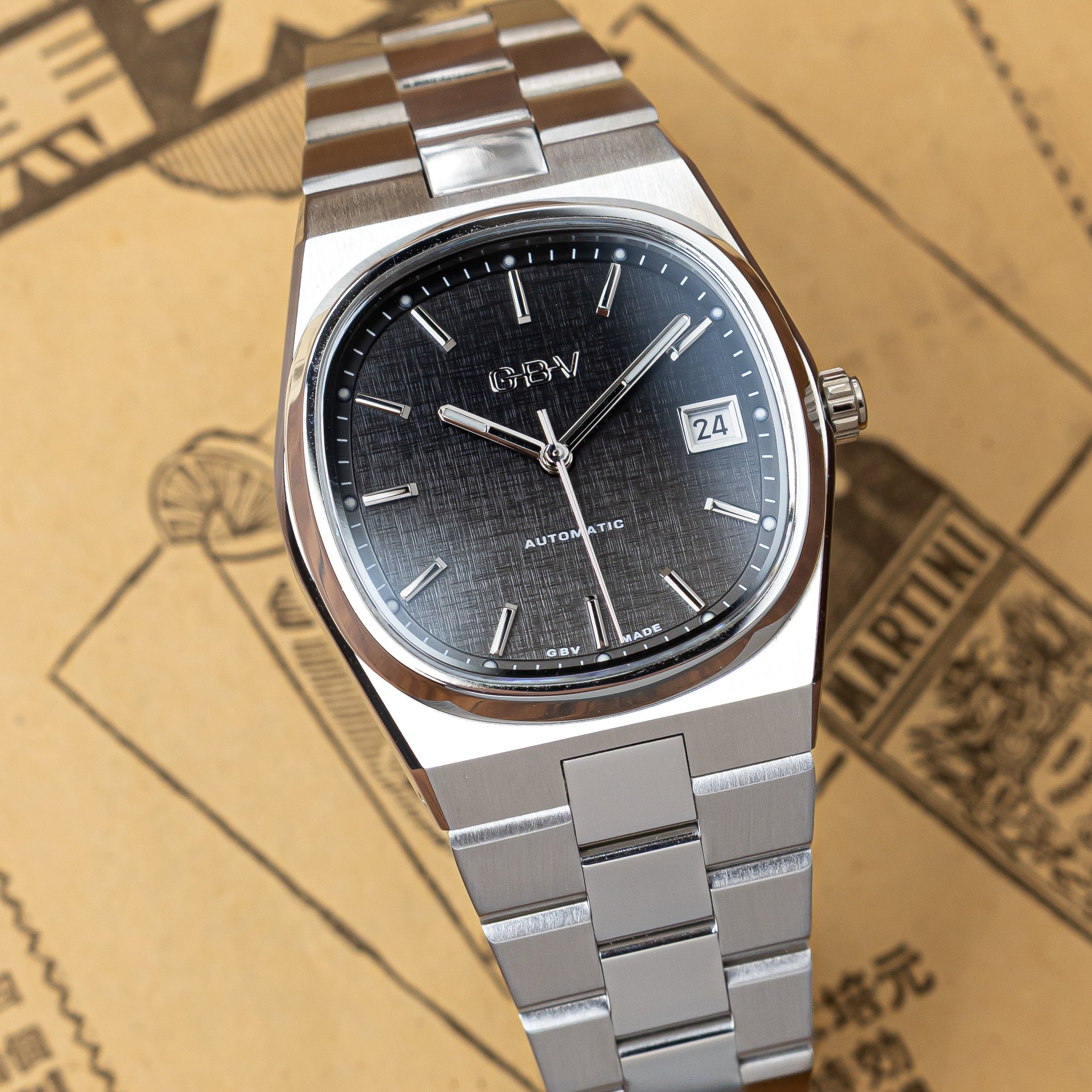 CRT36 Retro watch - Black
